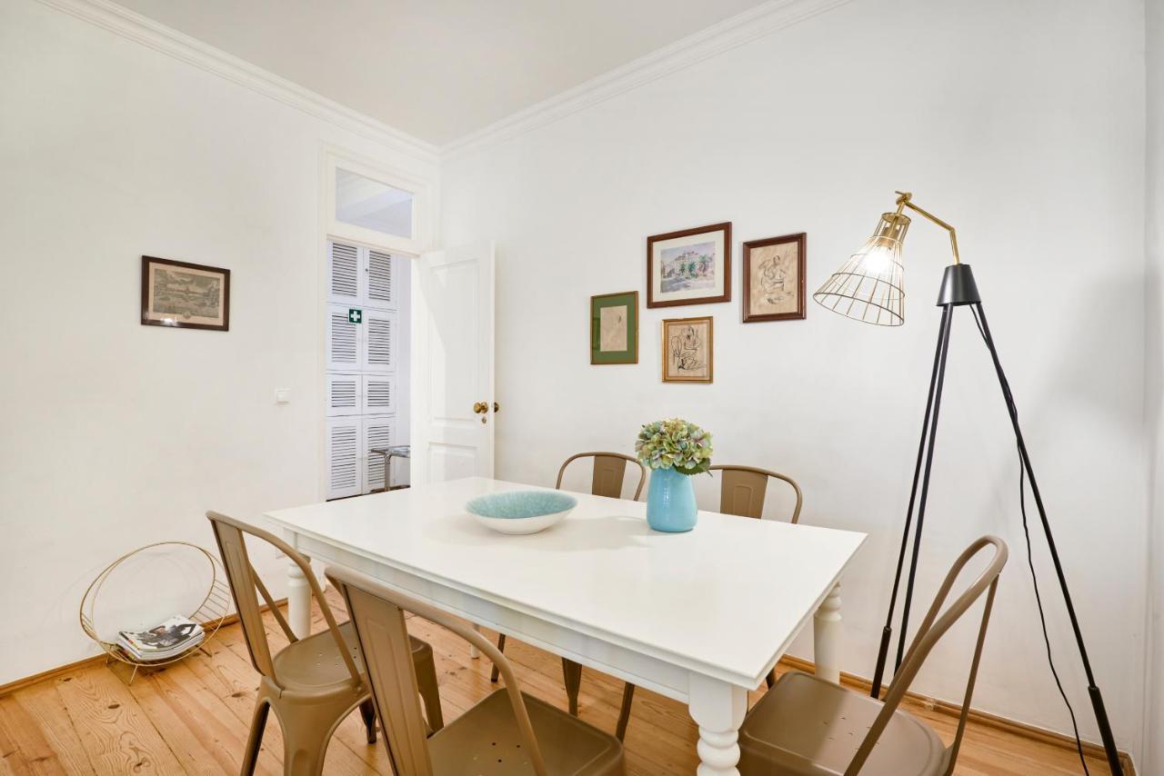 Spacious Bairro Alto Apartment With Courtyard, By Timecooler Lisboa Exteriér fotografie